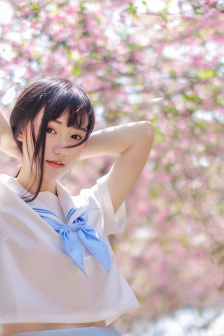 站在落地窗前被厚乳