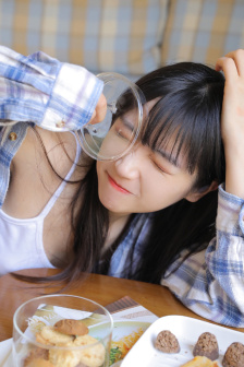 白丝班长被迫打开双腿
